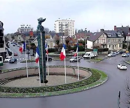 Le Hussard 2*