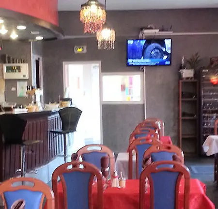 Le Hussard Hotel 2*
