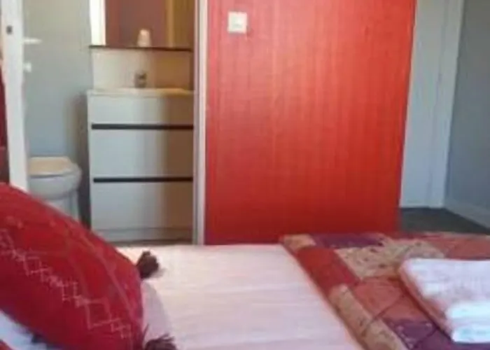 Le Hussard 2* Alencon